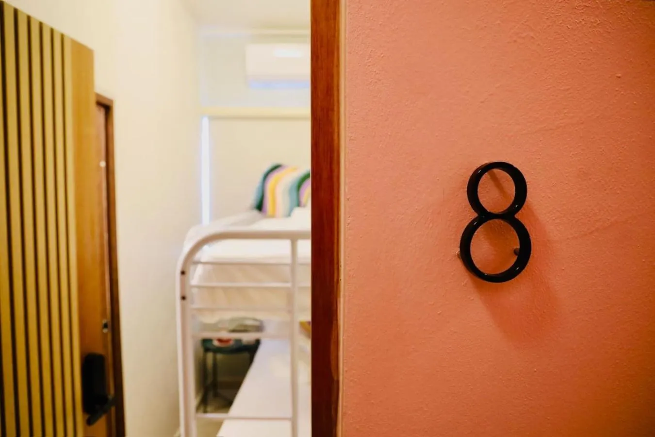 Room 8 Colorful Crash Pad Near Cerra Art San Juan Hotel