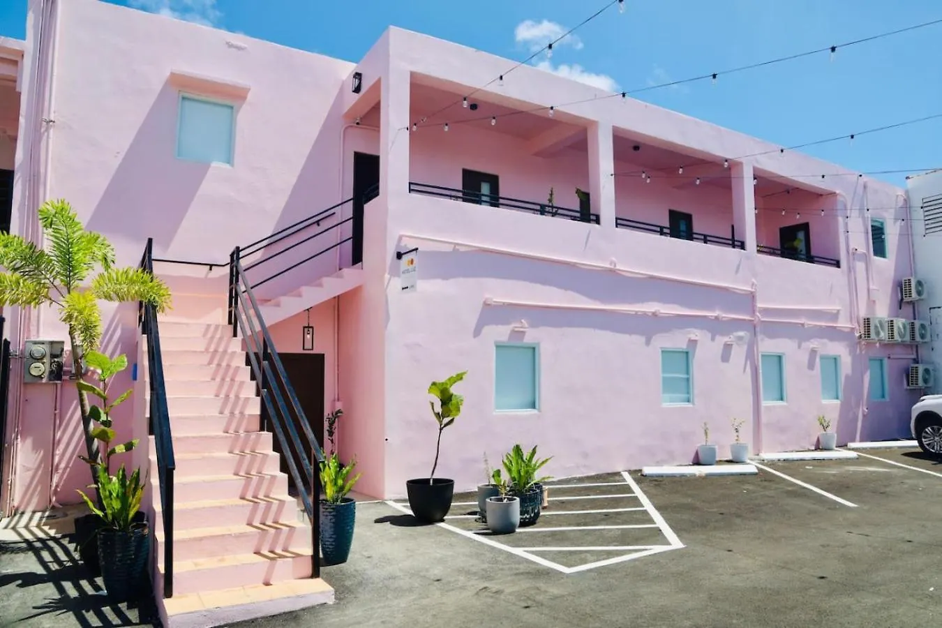 Hotel Room 8 Colorful Crash Pad Near Cerra Art San Juan