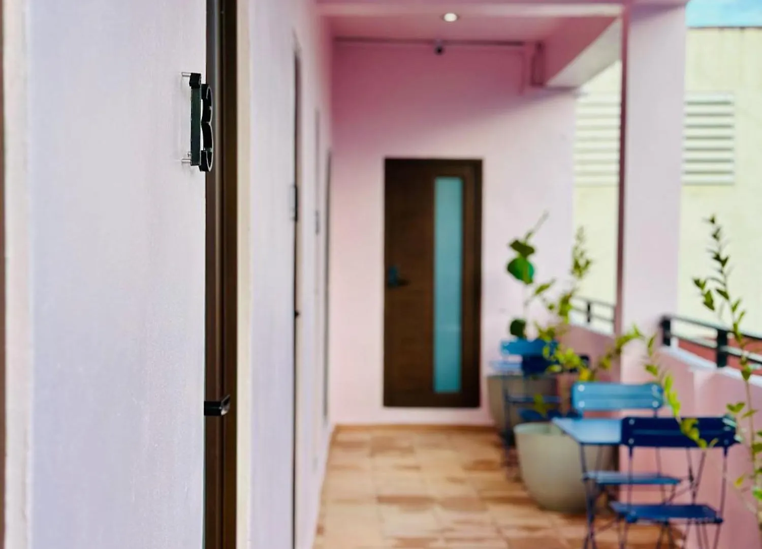 Room 8 Colorful Crash Pad Near Cerra Art San Juan
