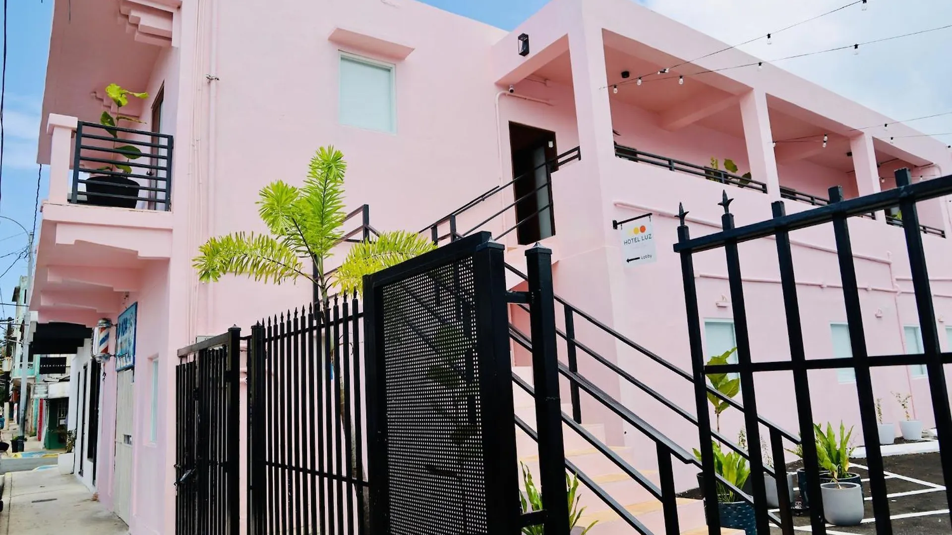 Hotel Room 8 Colorful Crash Pad Near Cerra Art San Juan Puerto Rico