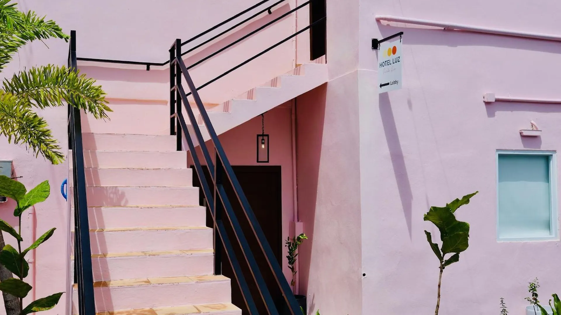 Hotel Room 8 Colorful Crash Pad Near Cerra Art San Juan