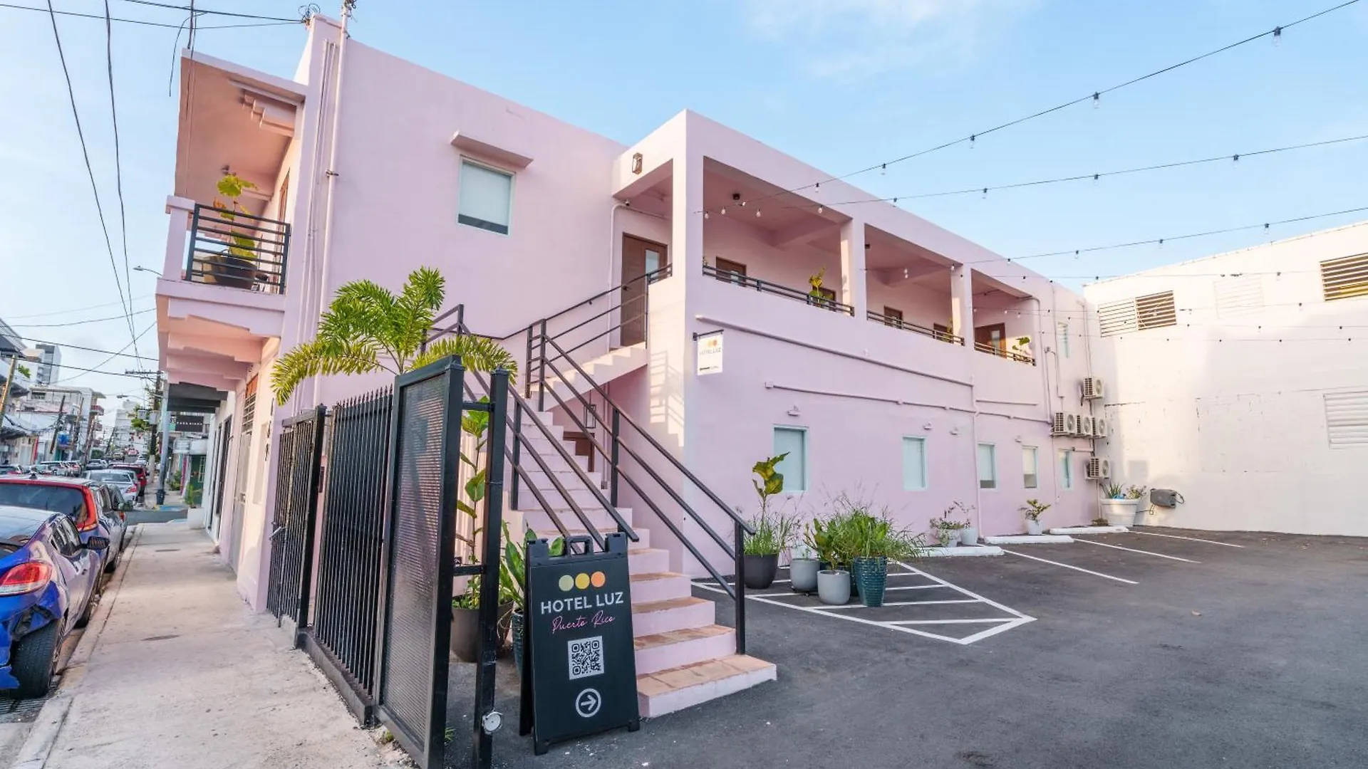 Hotel Room 8 Colorful Crash Pad Near Cerra Art San Juan Puerto Rico