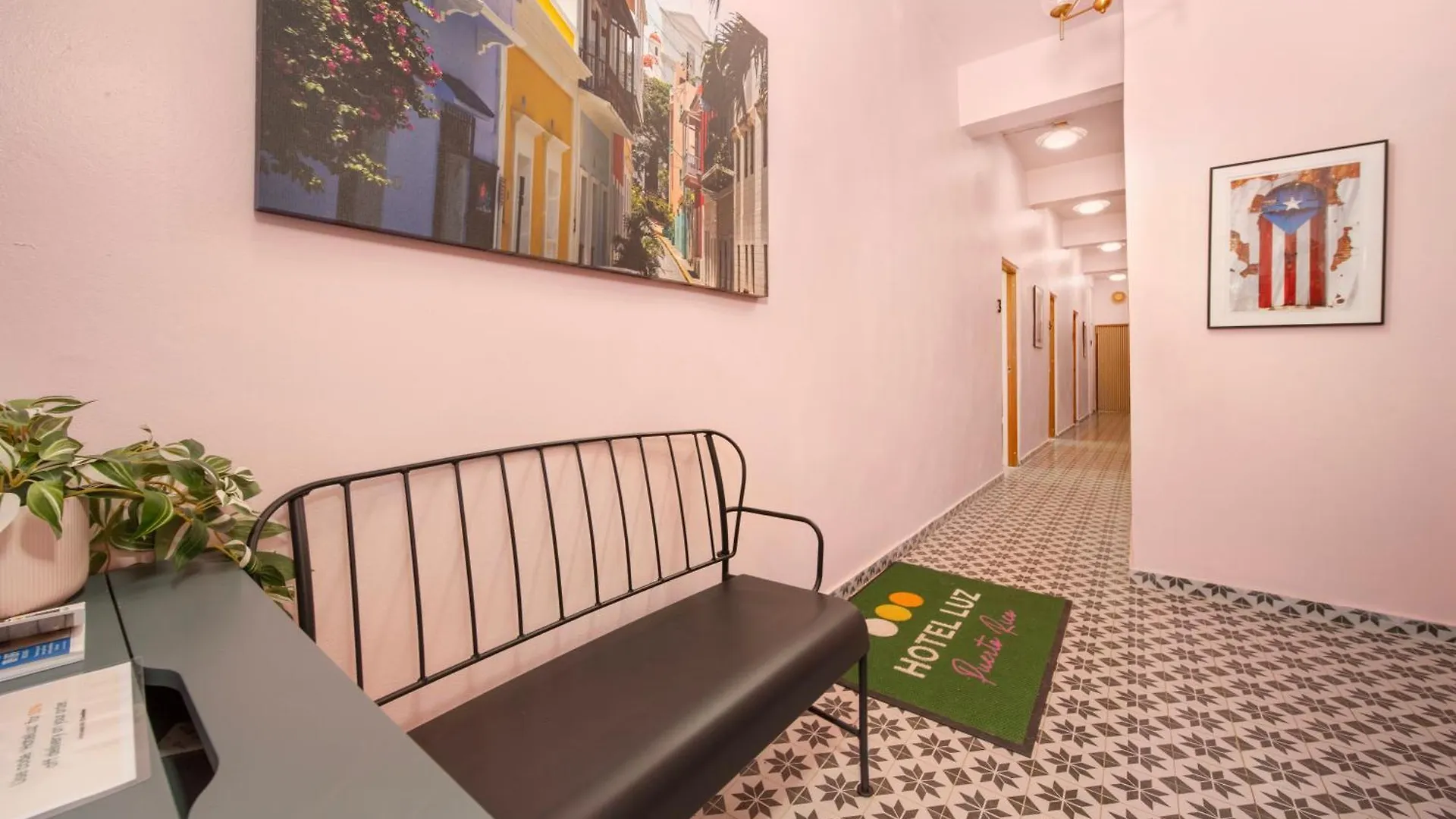 Room 8 Colorful Crash Pad Near Cerra Art 圣胡安 波多黎各