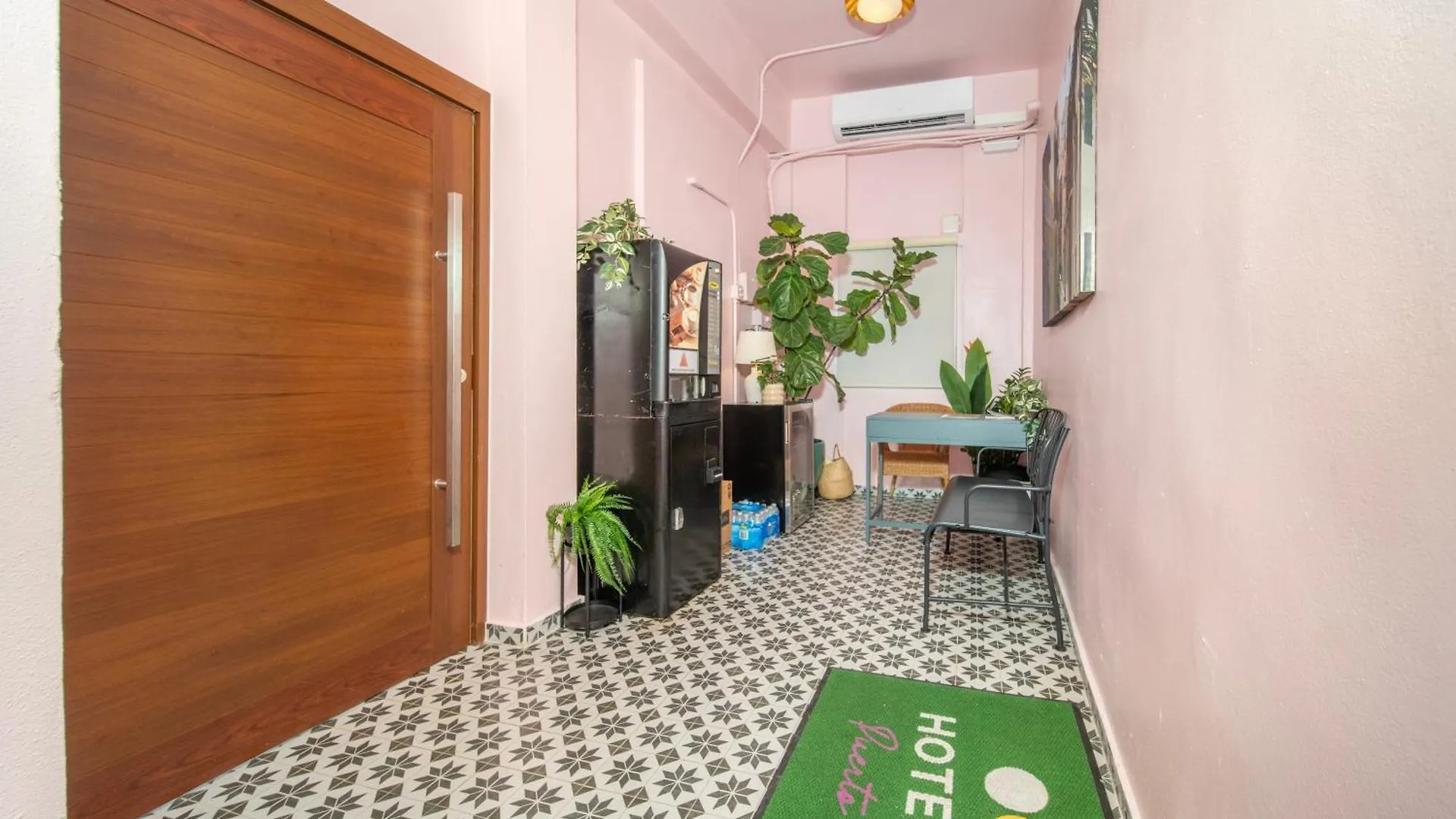 Room 8 Colorful Crash Pad Near Cerra Art 圣胡安 0*,  波多黎各